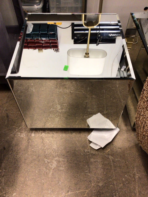 24" Squared Mirrored Cube End Table