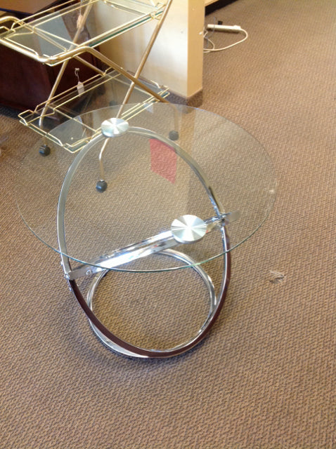 26"Rd Glass End Table on Chrome