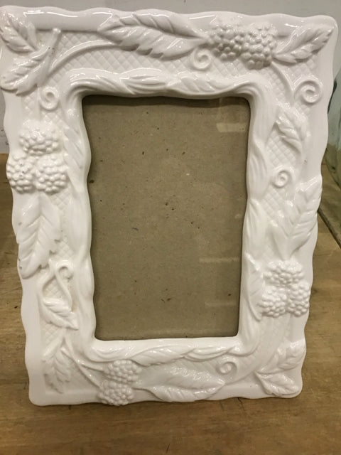 4"x6" White Ceramic Grape Vine Photo Frame