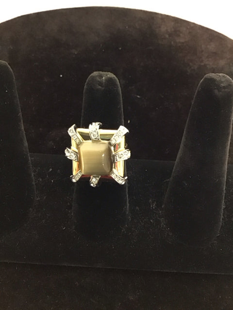 Gold Ring w/Brown Stone & Rhinestones