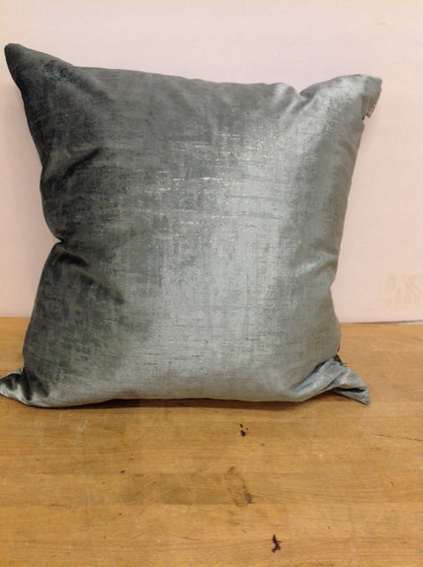 DV Kap 18" Square Spa Down Fill Pillow