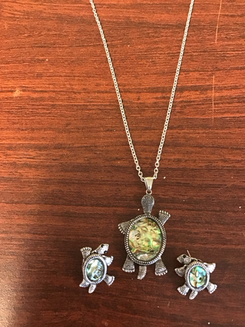 Shell Turtle Earring & Necklace Set