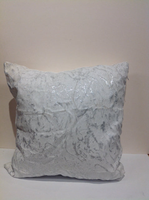 White Fleece w/Metallic Silver Marbling