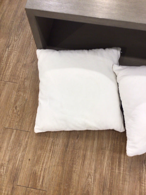 18" White Pillow