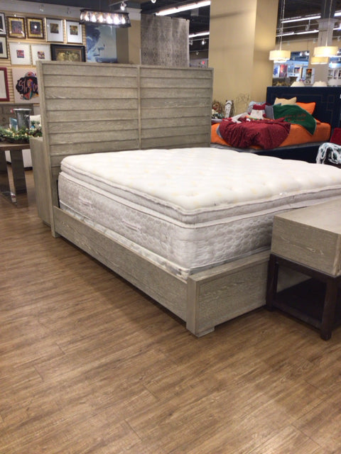 Universal Furniture Zephyr Layered Panel King Bed