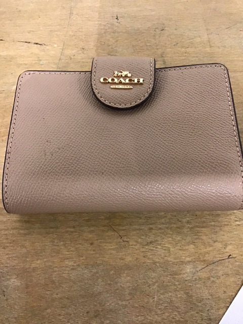 Coach Medium Corner Zip Wallet Beige