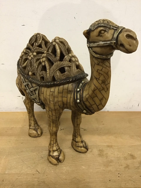 12"x13" Austin Kinder Camel Statue