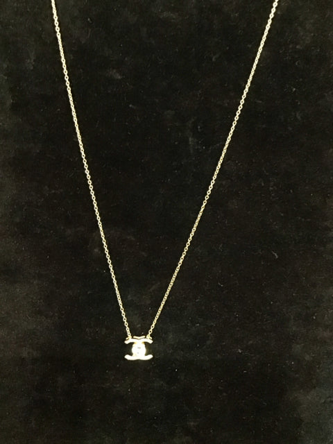 18" Chanel Style Sim Diamonds Look A Like Gold Necklace