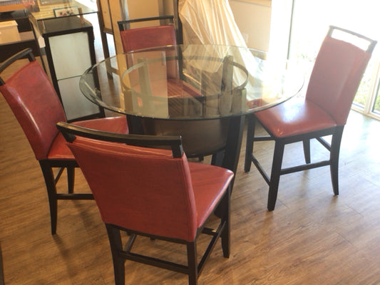 Round Glass Top Wood Pedestal Bistro Table W/4 Red Stools