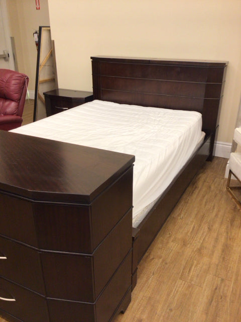 Dark Wood Panel Queen Bed