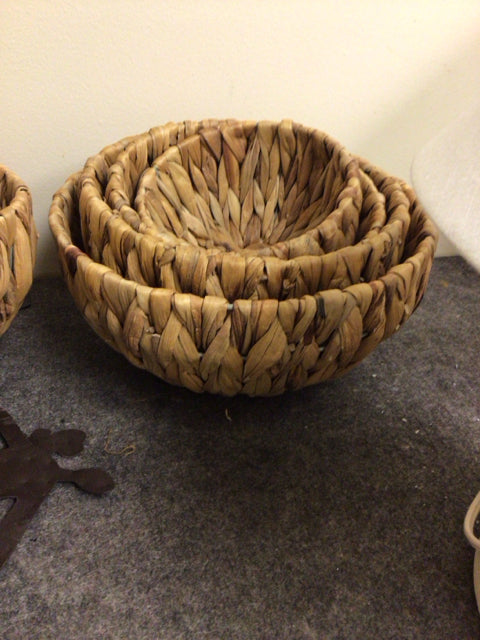 Set Of 4 Seagrass Woven Bowls