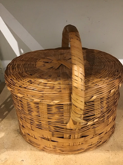 16.5"x32" Lidded Woven Basket