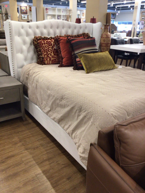White Button Tufted Fabric Queen Bed