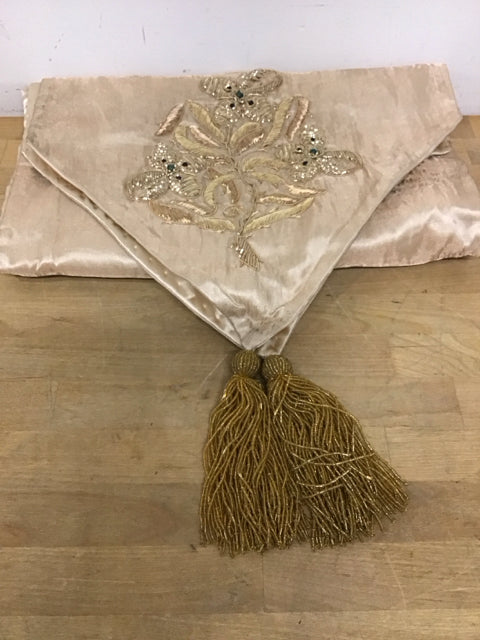 Cream Metallic Sequined W/Beadded Tassles Runner