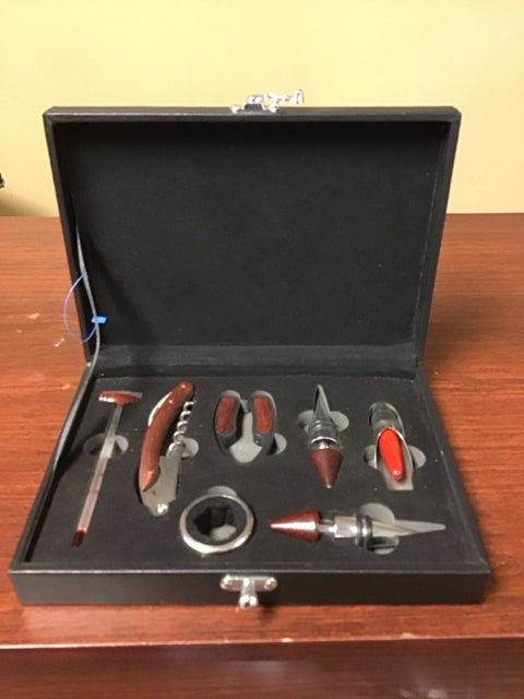 Wine Gift SetW/Black Leather Like Box