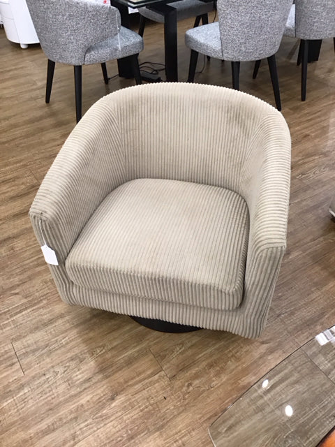 Tan/Beige Barrel Swivel Chair