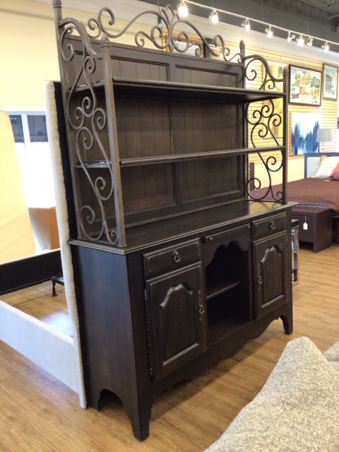 Kincaid Furniture Metal Scroll Two PC Baker's Rack/Hutch