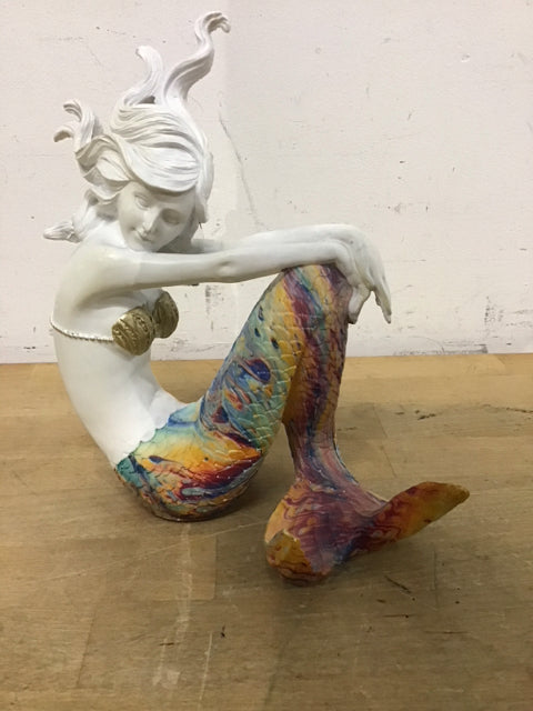 9"x8" Decorative Resin Mermaid Figure