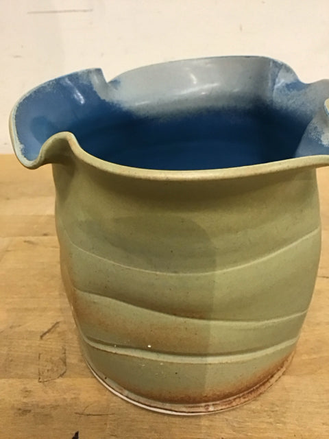 7" Beige Rust Blue Interior Pottery Planter