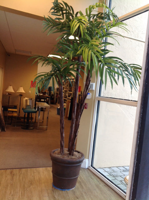 10' Faux Silk Palm in Round Planter