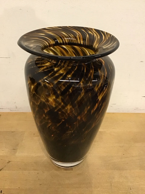 11" Tortoise Pattern Art Glass Vase