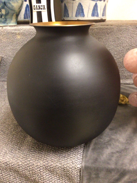 RH Small Black Dongola Vase