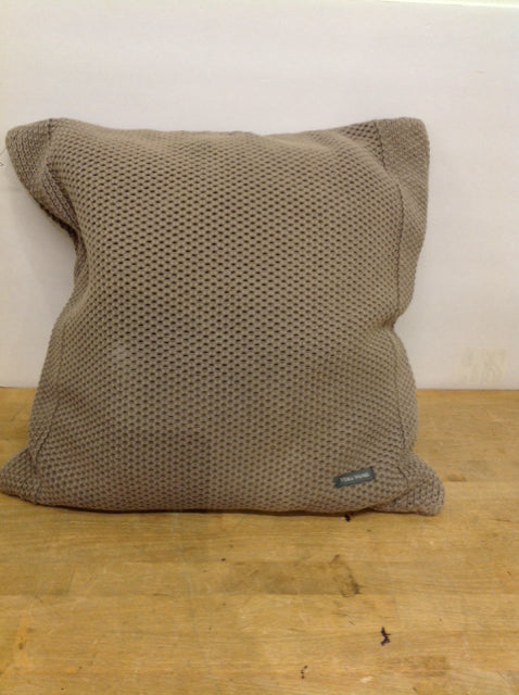 18" Vera Wang Grey Knit Pillow