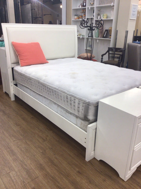 AS-IS White Panel Queen Bed