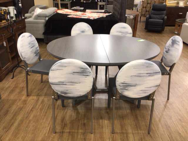 Gautier Furniture Adulis Grey Extension Dining Table W/6 Chairs