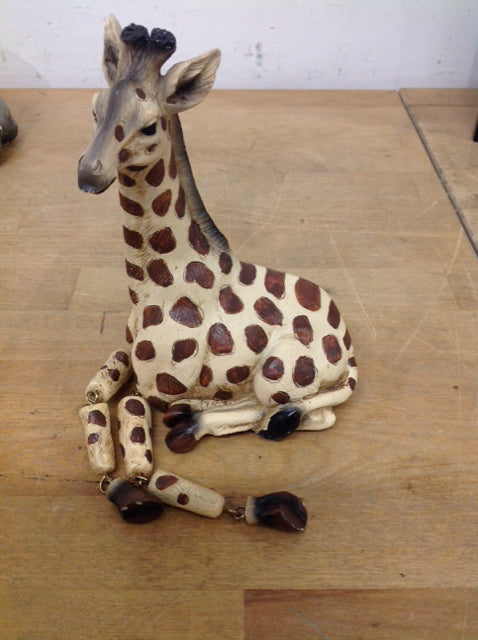 7" Resin Shelf Giraffe