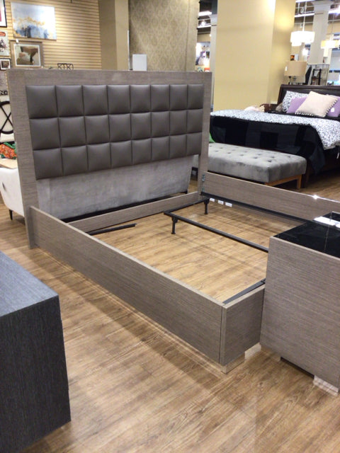 RTG Dominique Gray Panel King Bed