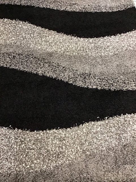 4.10'x6.6' Black & Gray Shag Rug