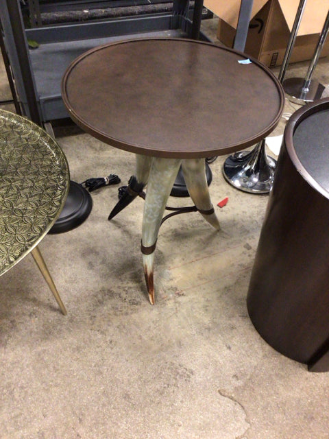 Bernhardt Round Texas Horn End Table