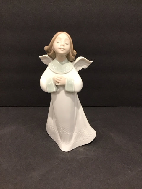 9" Lladro Female Angel