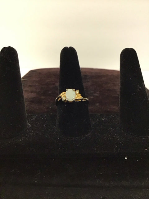 Gold Ring w/Opal