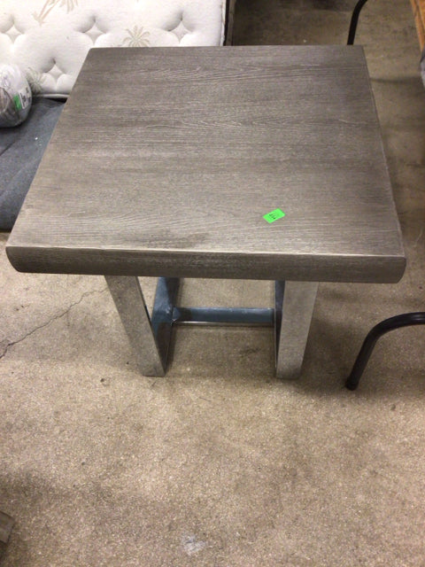 RTG San Francisco Gray End Table