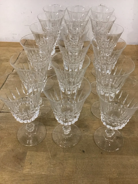 Set Of 18 WM Dalton Verite Wine No. 2 Stemware