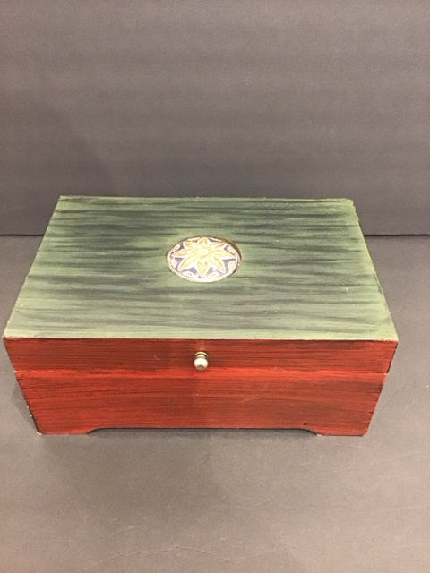 Mahagony Green Stained Wood Box w/Medallion