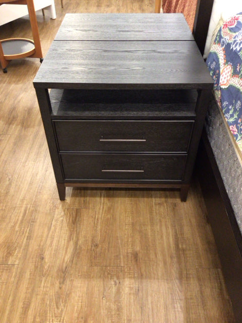 26" X 16" X 26" Flexsteel Waterfall Black Nightstand