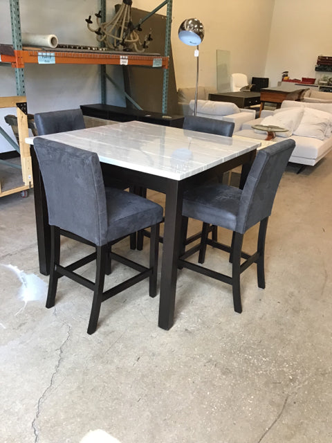 Badcock High Top Table w/4 Chairs