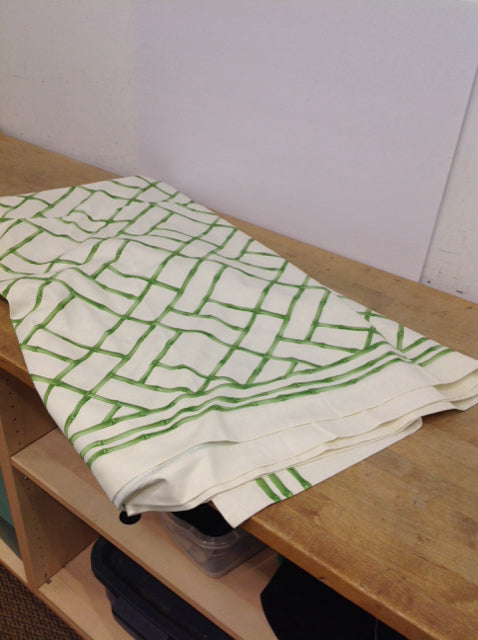 70x108 Williams Sonoma Tan w/Bamboo Decorated Tablecloth