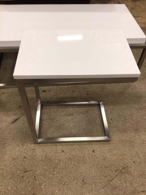 Gus Modern White End Table