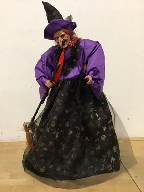26" Halloween With W/Broom