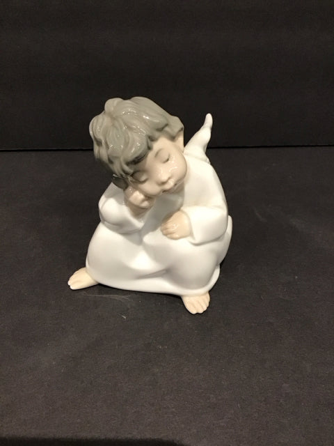 4" Lladro Squatting Cherub