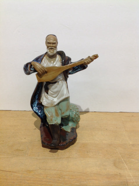 9" Walking Musician Mudman w/Mandolin