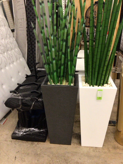 El Dorado Grey Planter W/Green & White Bamboo