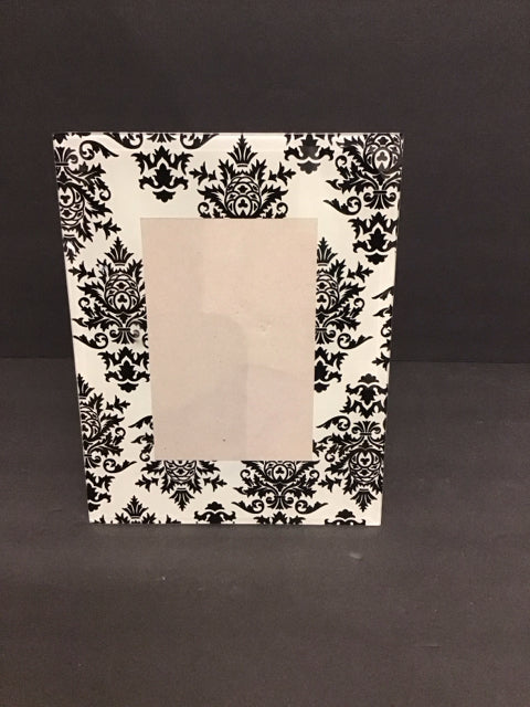 4x6 Black/White Damask Pattern Glass Frame