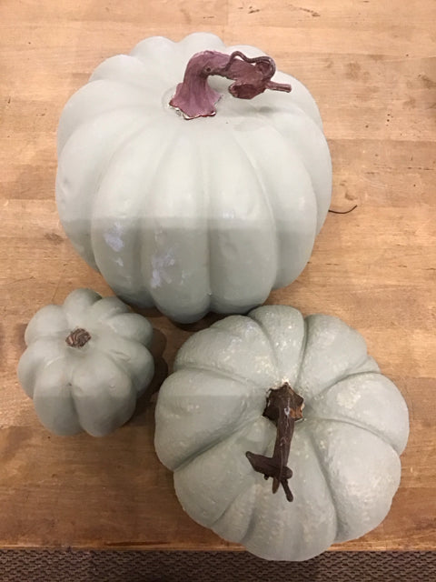 Set Of 3 Green Decorative Pumpkins