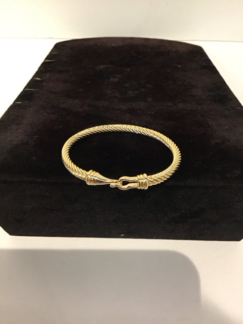 Yurman Style Gold Clip Bracelet