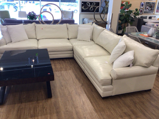 Furnitureland Five PC Leather Sectional